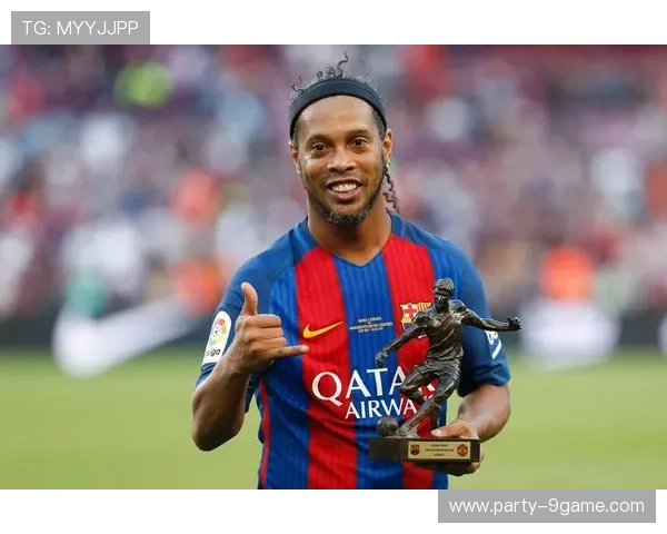 跟足球球星一起训练的神秘人物揭秘他们的幕后故事和训练秘籍